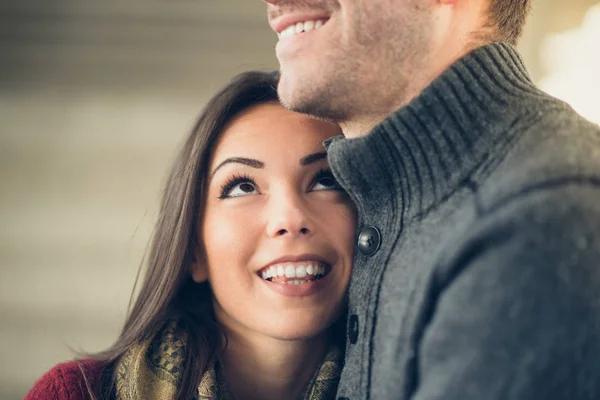 Couple embracing, smiling and enjoying — Stock Photo, Image