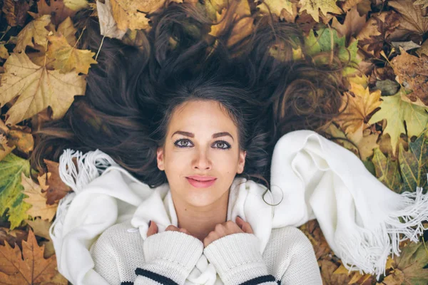 Retrato de uma mulher bruinette — Fotografia de Stock