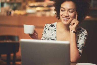 Güzel melez kadın. 