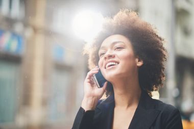 karışık genç kadın koştu  