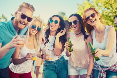 İnsanlar eğlenmek parti 