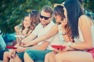 İnsanlar eğlenmek parti 