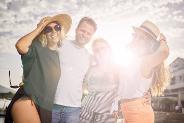 Gençler iyi eğlenceler 