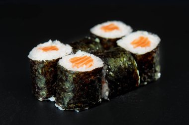 taze yapılmış suşi 