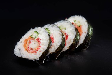 taze yapılmış suşi 
