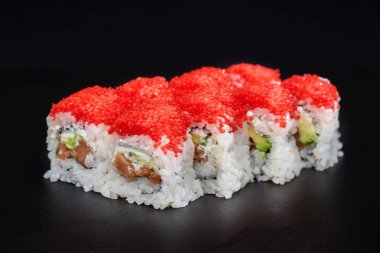 taze yapılmış suşi 