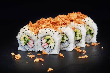 taze yapılmış suşi 