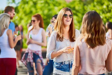 İnsanlar eğlenmek parti 