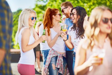 İnsanlar eğlenmek parti 