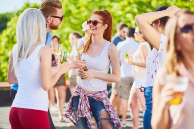 İnsanlar eğlenmek parti 