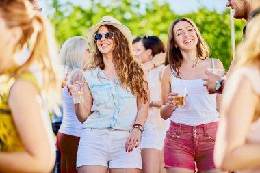 İnsanlar eğlenmek parti 