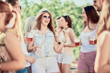 İnsanlar eğlenmek parti 