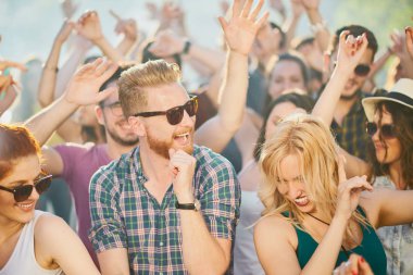 İnsanlar eğlenmek parti 