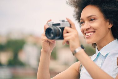 Karışık yarış gülümseyen turizm