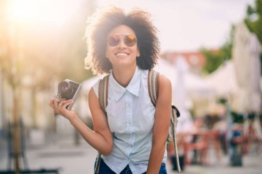 Karışık yarış gülümseyen turizm