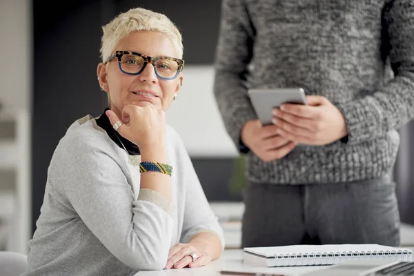 Young people in office — Stock Photo, Image