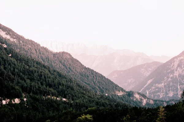 Bela paisagem montanhosa — Fotografia de Stock