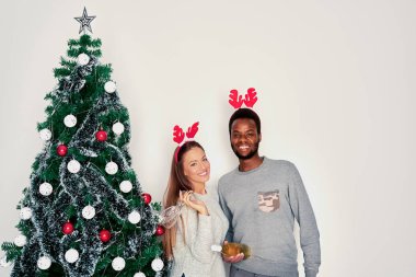 Genç kutlama Noel yarış çift karışık  