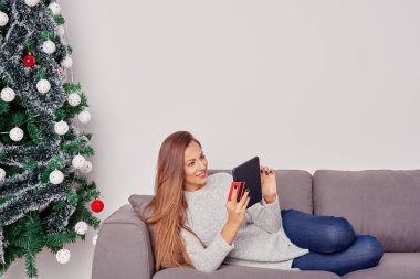 Genç Kız Online alışveriş yapma