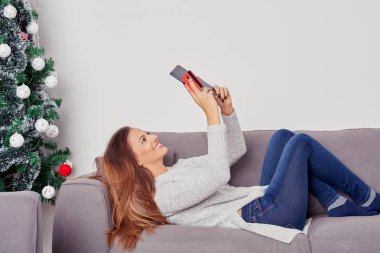 Genç Kız Online alışveriş yapma