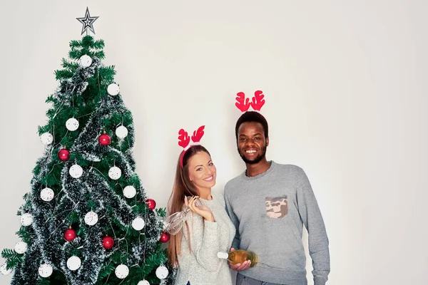 Genç kutlama Noel yarış çift karışık  