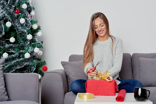 hediye kutusu kaydırma kadın