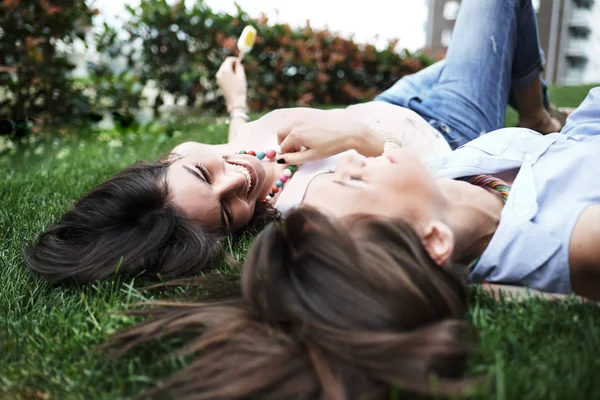 Two beautiful young girls — Stock Photo, Image