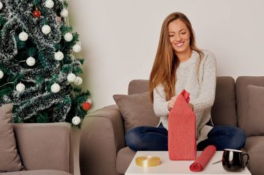 hediye kutusu kaydırma kadın