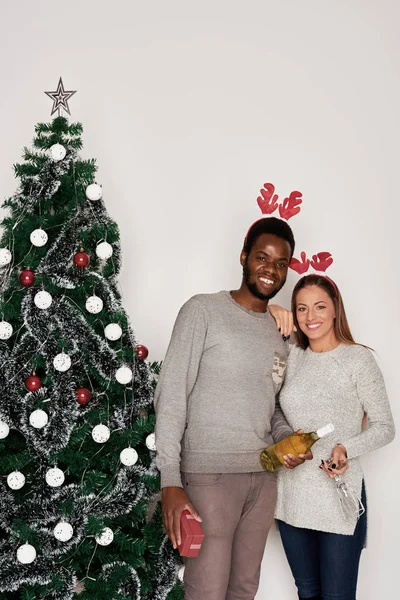 Genç kutlama Noel yarış çift karışık  