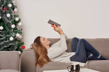 Genç Kız Online alışveriş yapma