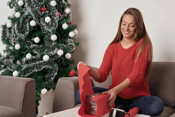 hediye kutusu kaydırma kadın