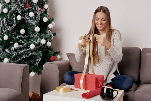 hediye kutusu kaydırma kadın