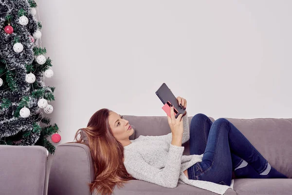 Genç Kız Online alışveriş yapma