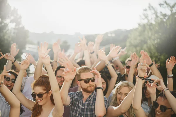 People Have Fun Party Outdoors Celebrating — Stock Photo, Image