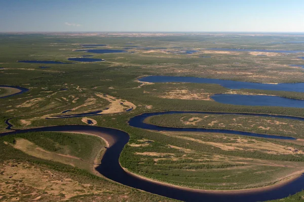 Tundra, rzek i jezior Tajmyr na wiosnę — Zdjęcie stockowe