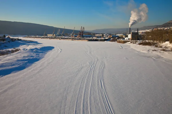 Fiume Lena a Ust-Kut in inverno — Foto Stock