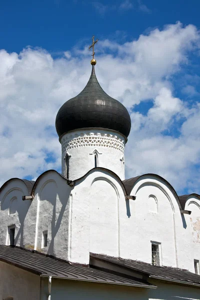 Dôme de l'église de St. Basilic sur la Colline — Photo