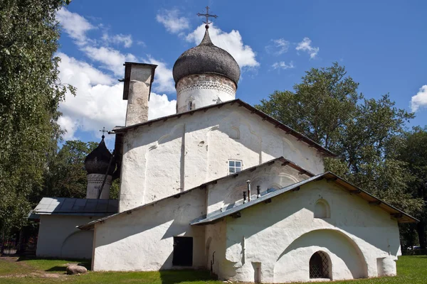 Храм Святого Миколая usokha під Пскова — стокове фото