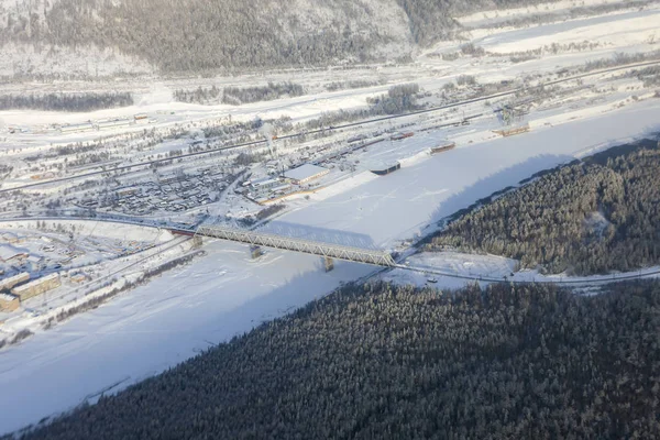 Most Kolejowy Nad Rzeką Leną Zimą Samolotu Most Przez Rzekę — Zdjęcie stockowe