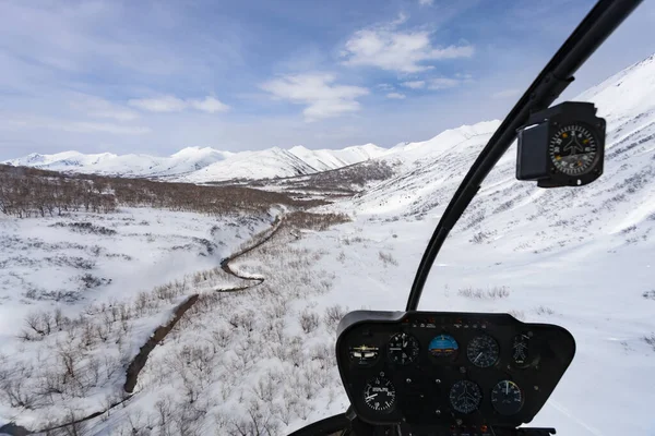Krajina Horského Údolí Zimě Přes Puchýře Vrtulníku Vrtulník Letí Nízko — Stock fotografie