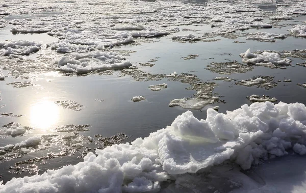 Deriva Hielo Río Reflejo Del Sol Agua Otoño Los Témpanos —  Fotos de Stock