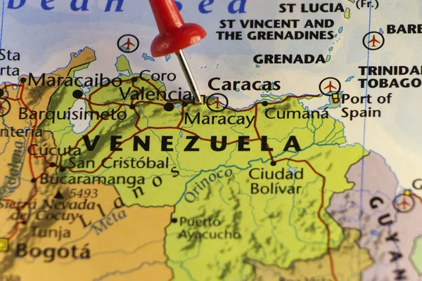 Venezuela-Karte, rote Nadel auf Caracas — Stockfoto