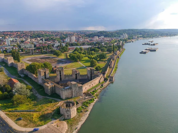 Sırbistan 'ın Smederevo Kalesi