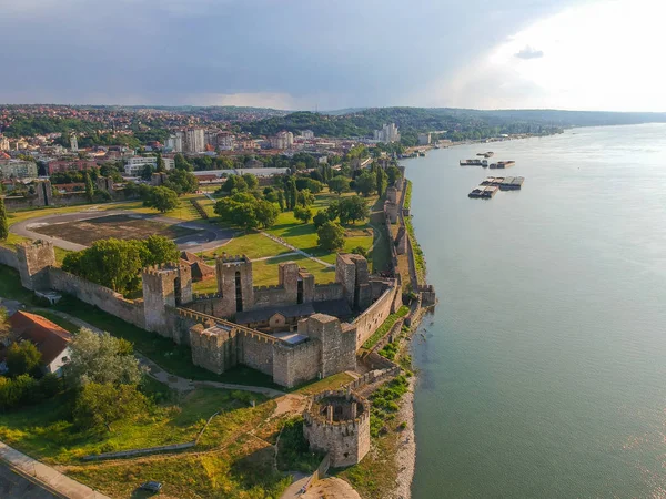 Sırbistan 'ın Smederevo Kalesi
