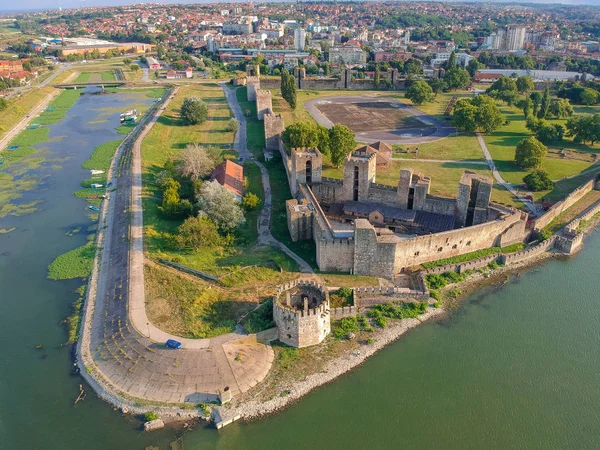 Sırbistan 'ın Smederevo Kalesi