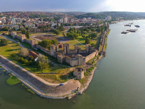 Sırbistan 'ın Smederevo Kalesi