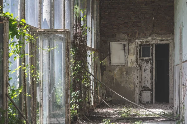 匈牙利布达佩斯被遗弃的疗养院 — 图库照片