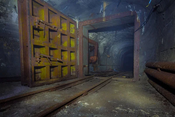 Dentro Túnel Mina Abandonada — Fotografia de Stock