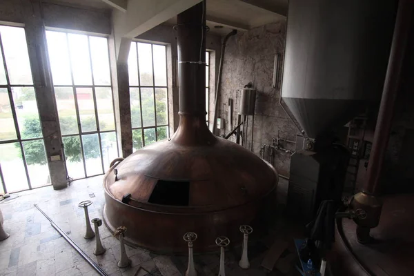 Sırbistan 'ın Zrenjanin kentindeki terk edilmiş eski bira fabrikası