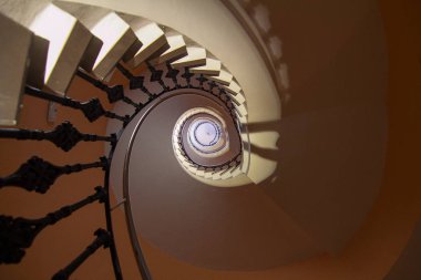 Dünyanın daha fazla spiral merdivene ihtiyacı var.